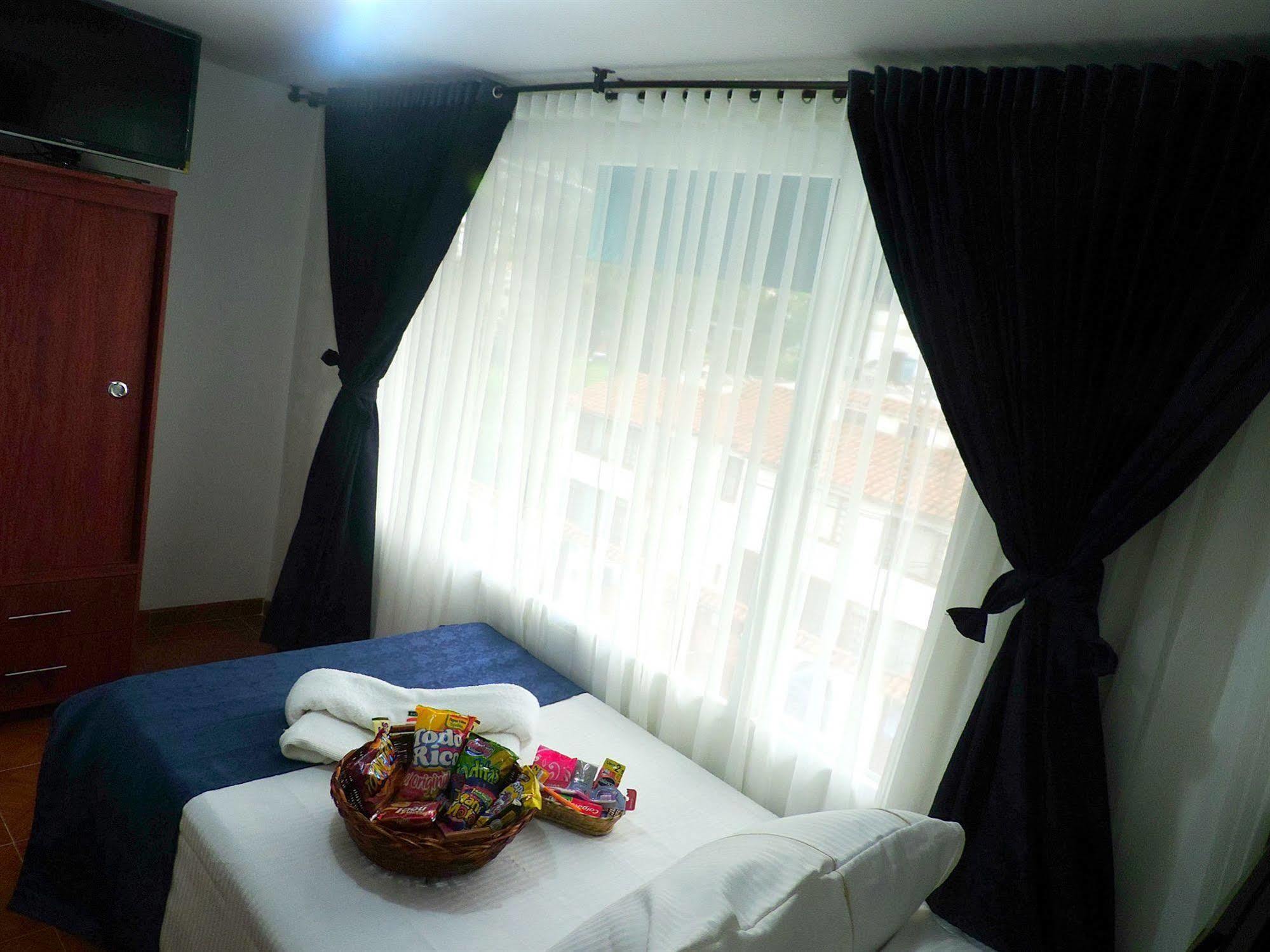 Hotel Casa Gabriela Bogota Bagian luar foto